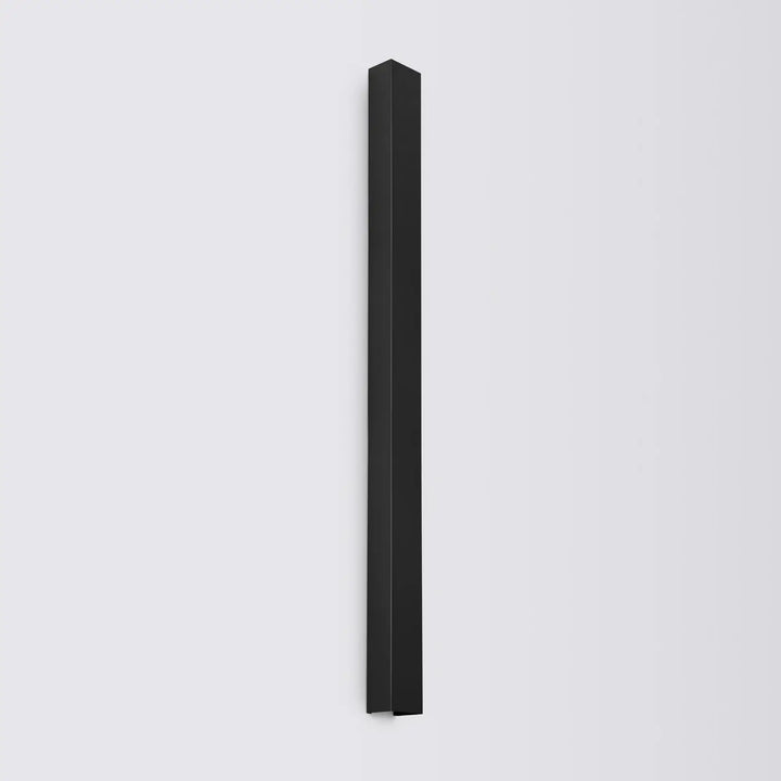 Applique murale freya 120 noir en finition mate noire compose d’appliques murales minimalistes disponible en cinq coloris