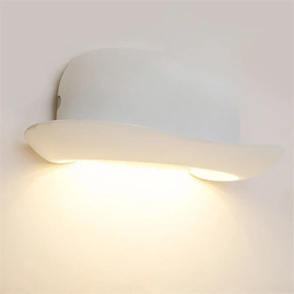 Applique murale nordique forme chapeau design