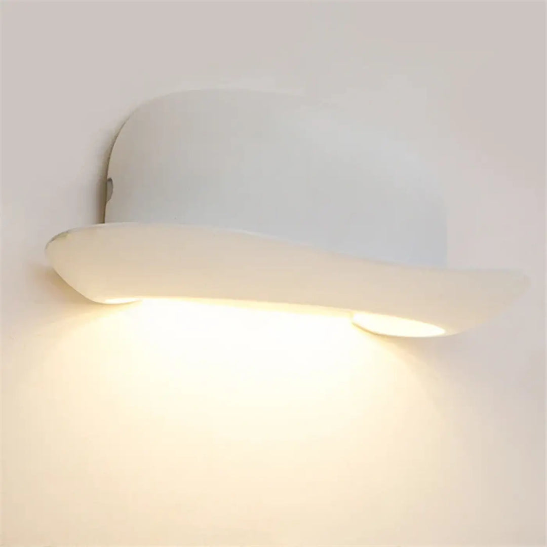 Applique murale nordique forme chapeau design