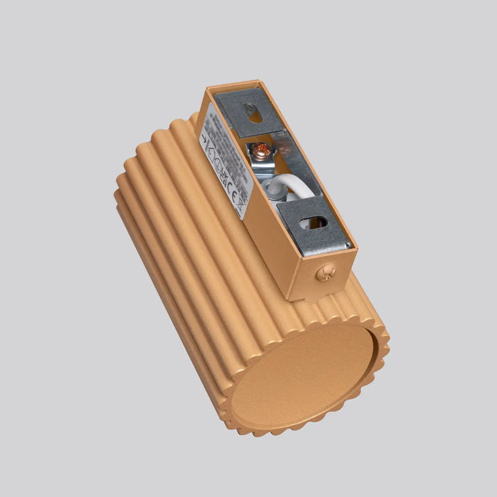 Applique murale karbon 10 or avec plafonnier karbon allie tan en métal et ampoules gu10 interchangeables design minimaliste