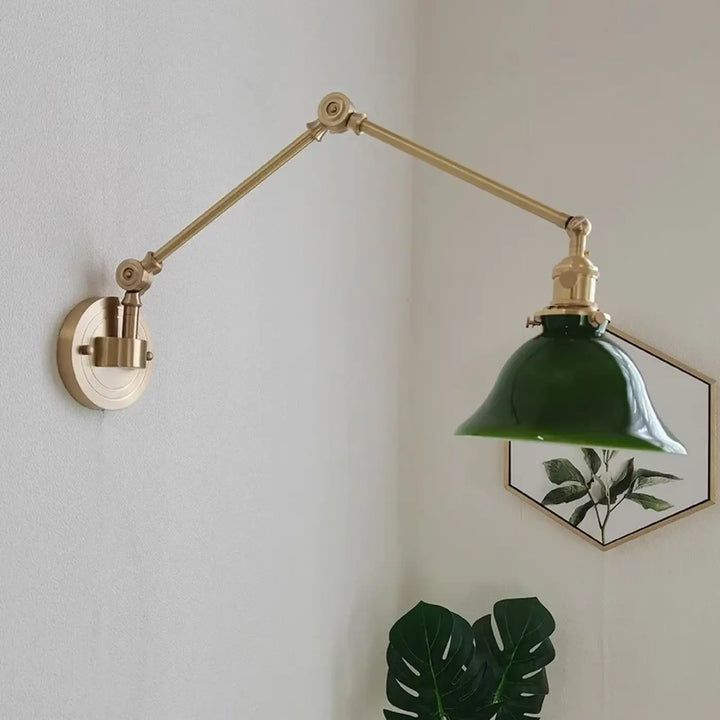 Applique murale orientable en laiton avec abat jour verte chic