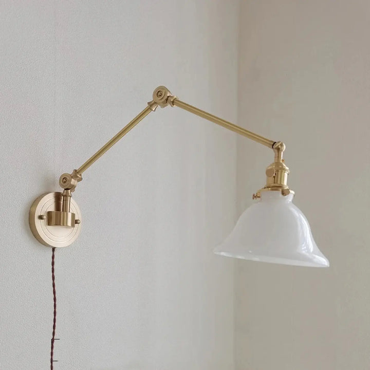 Applique murale orientable en laiton avec abat jour verte chic