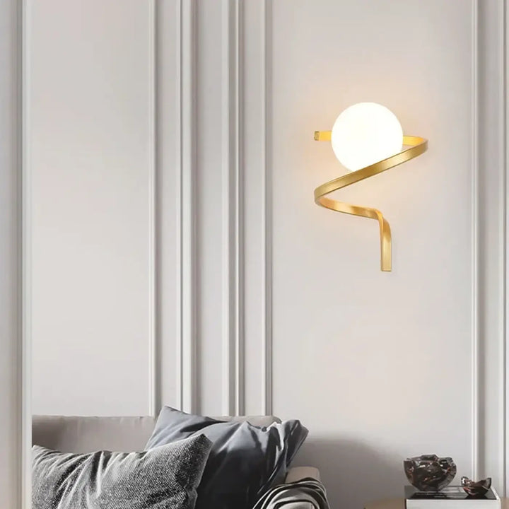 Applique Murale Originale Au Design Épuré En Verre