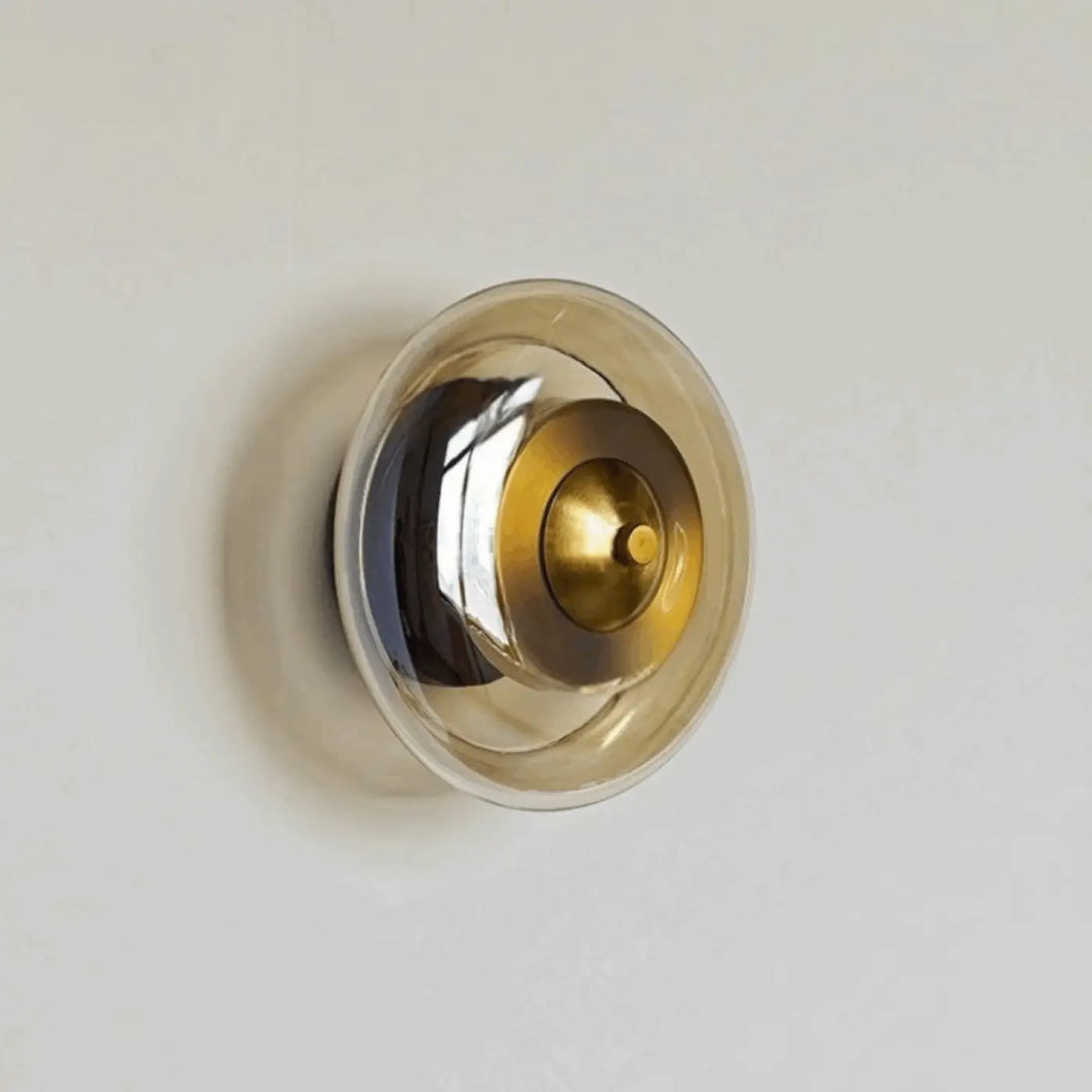 Applique murale moderne xiuan avec design superposé élégant en chrome poli et accents en laiton pour intérieur rétro