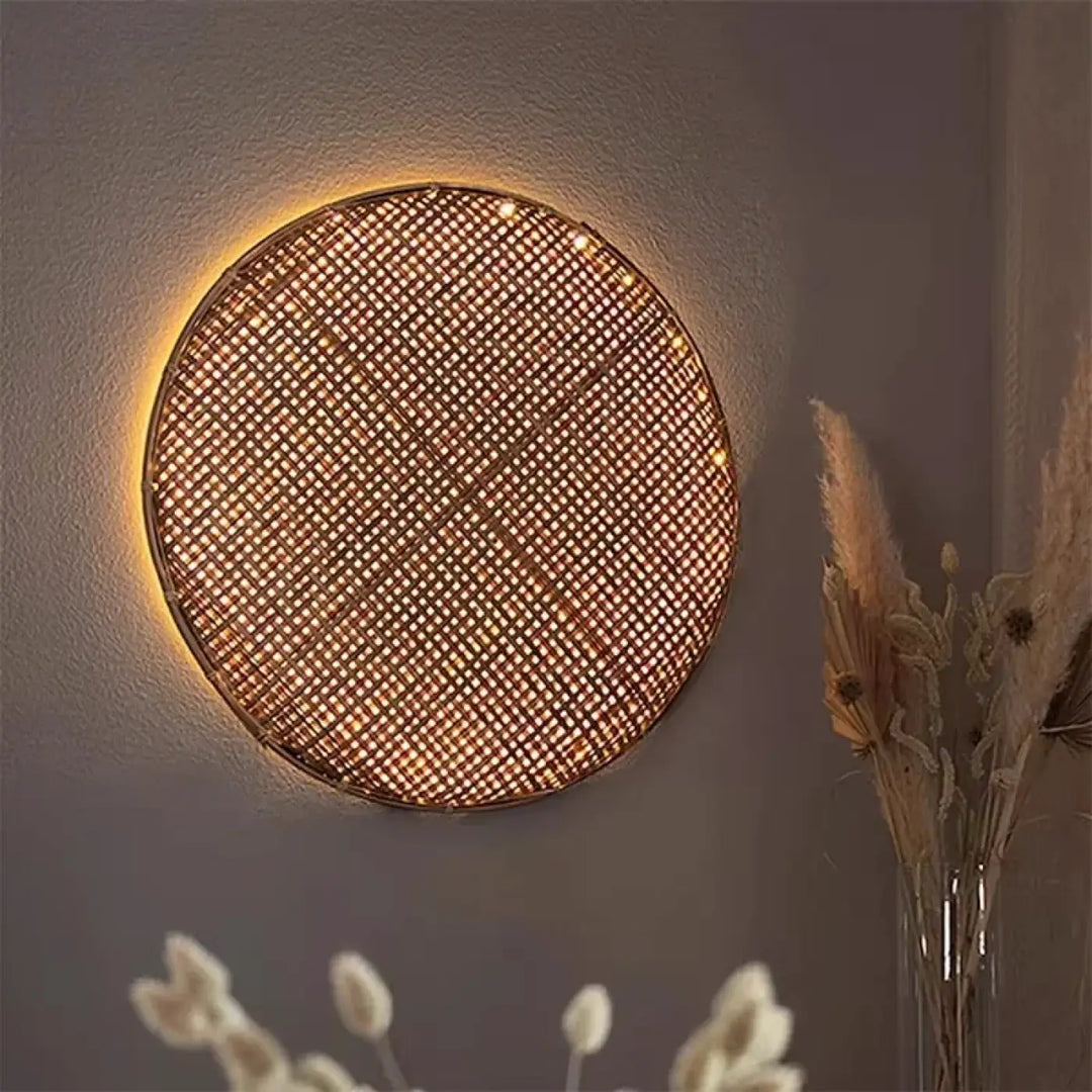 Applique murale en rotin et en bambou au style japonais wabi sabi

