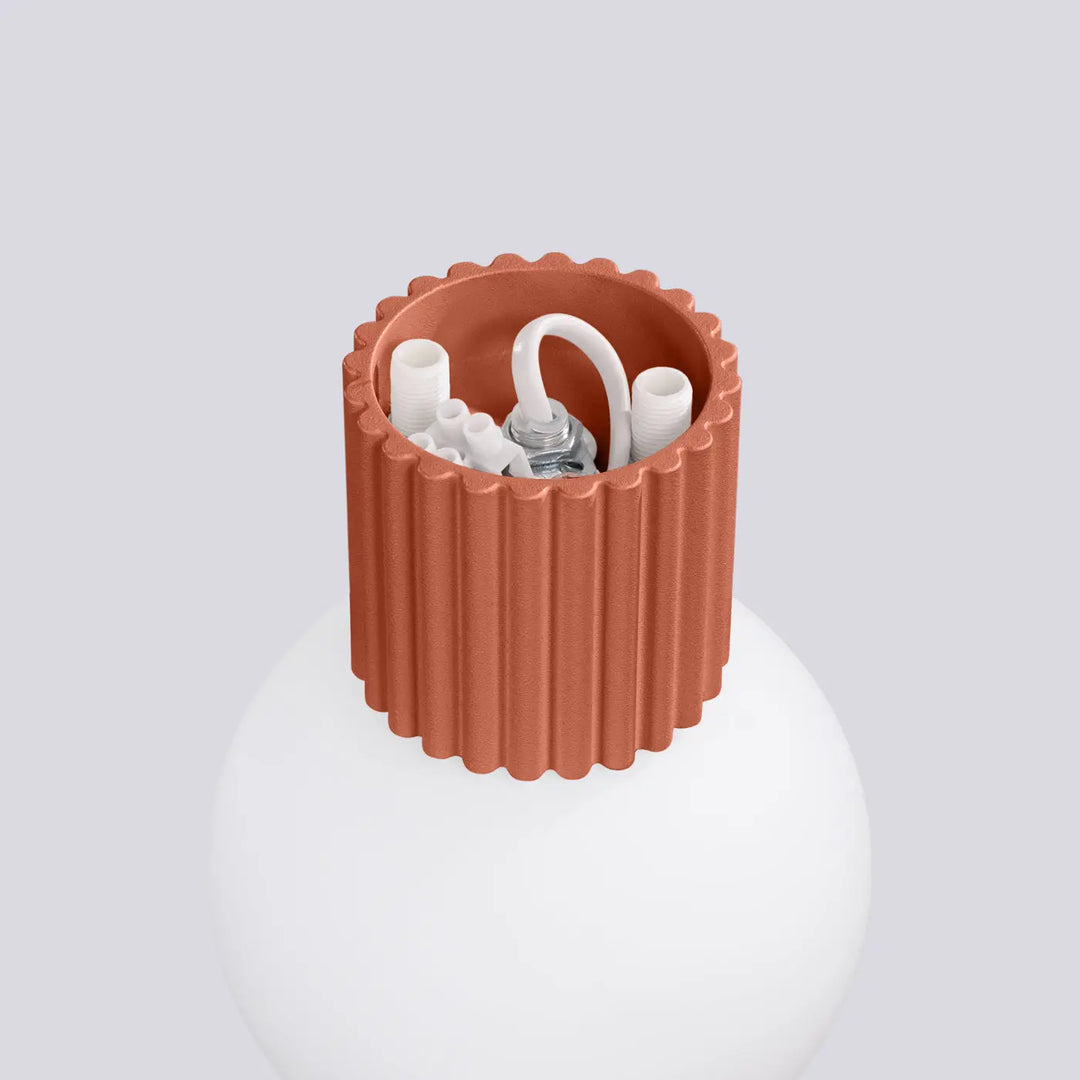 Applique murale rouge ochra avec douille nervurée terracotta et câblage interne blanc pour lampe halo bureau décorative sphère laiteuse