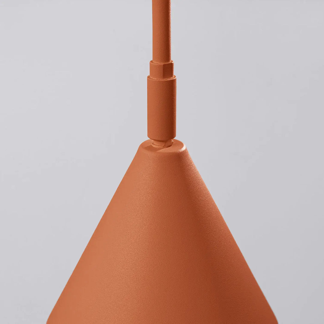 Applique murale moderne nox rouge ocre en forme exceptionnellement légère avec finition mate en terracotta conique