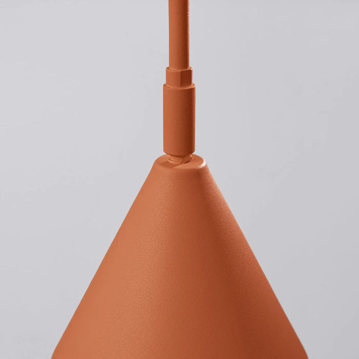 Applique murale moderne nox rouge ocre en forme exceptionnellement légère avec finition mate en terracotta conique