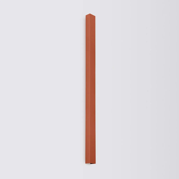 Applique murale freya 150 en terracotta mat élégante avec design minimaliste de la collection compose d’appliques murales minimalistes cinq coloris