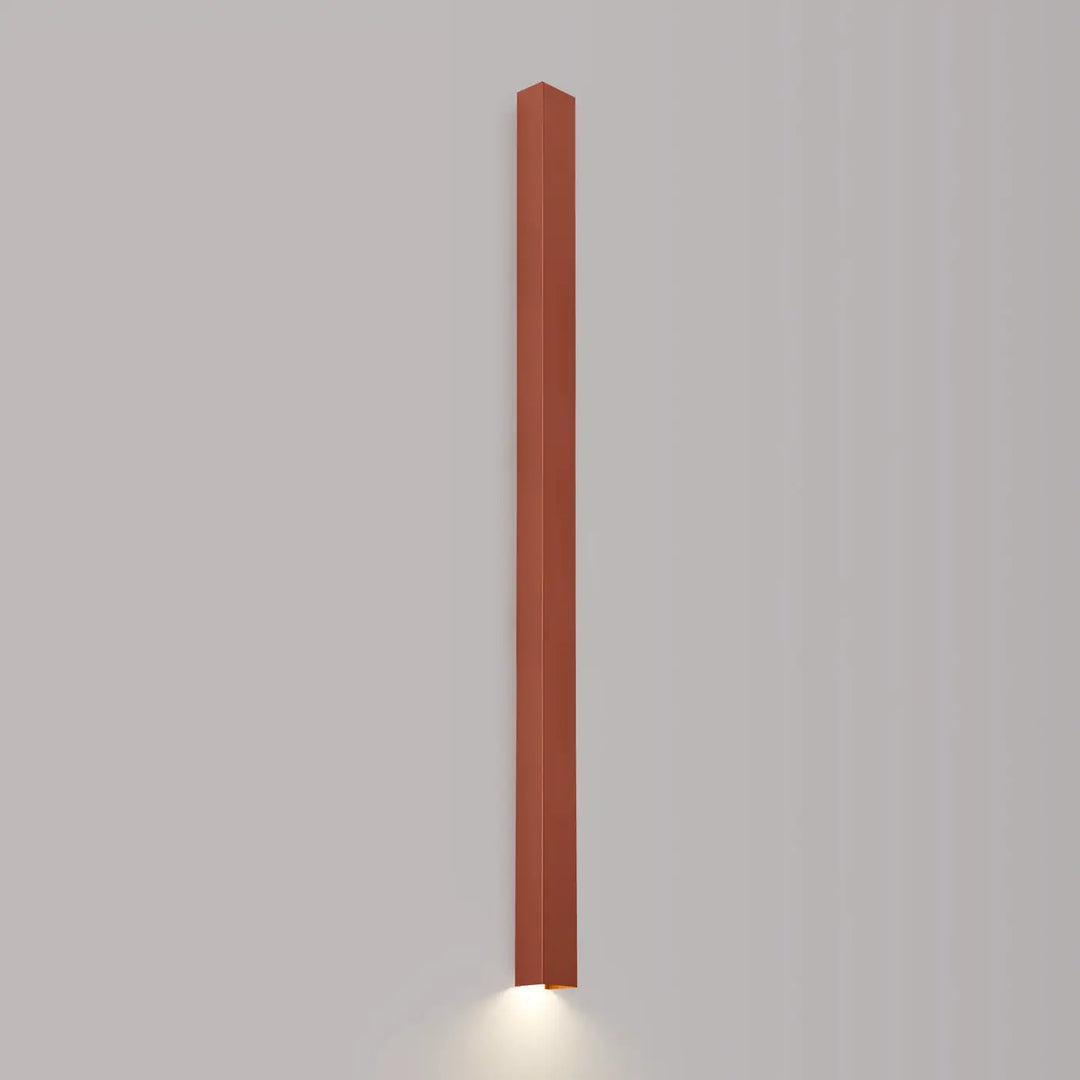 Applique murale freya 150 rouge ocre en terracotta mate minimaliste avec lumière chaude base collection cinq coloris