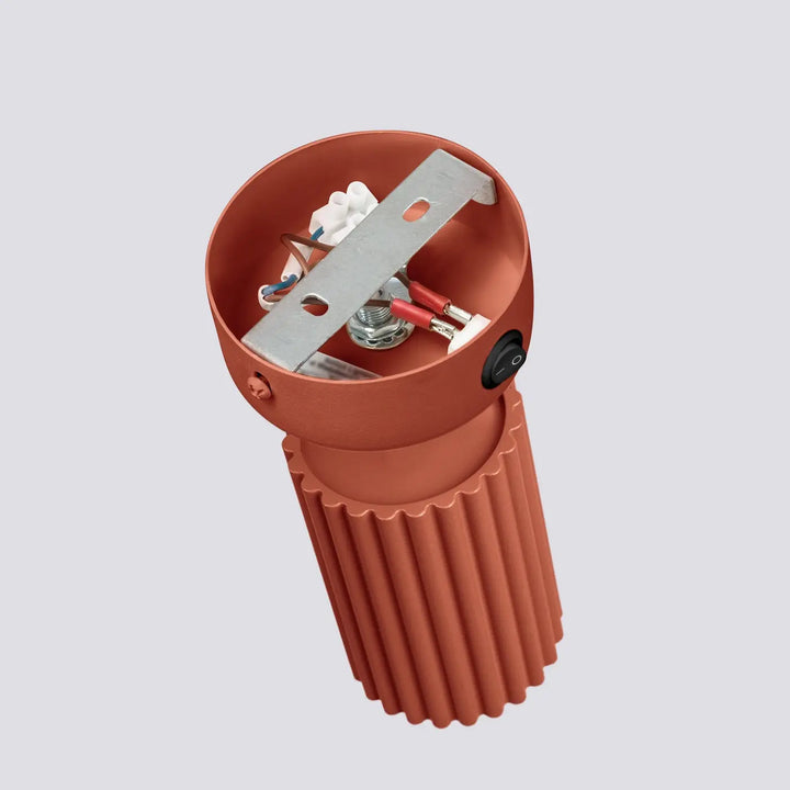 Applique murale karbon rouge ocre avec interrupteur design minimaliste et ampoules gu10 interchangeables en flûte terracotta