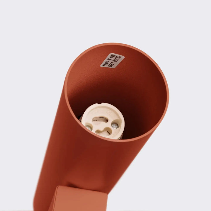 Applique murale lagos 2 rouge ocre en céramique terracotta avec suspension lagos et design moderne à led intégré