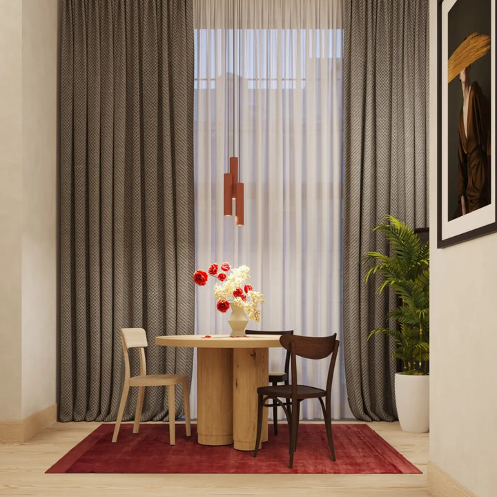 Applique murale lagos 2 rouge ocre avec lampe à suspension design moderne au-dessus d une table en bois ronde minimale