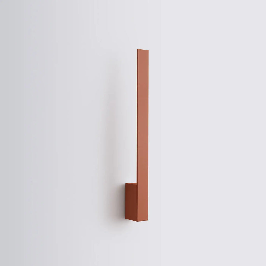 Applique murale minimaliste en ocre rouge avec design rectangulaire élégant et éclairage led 4000k pour intérieur moderne