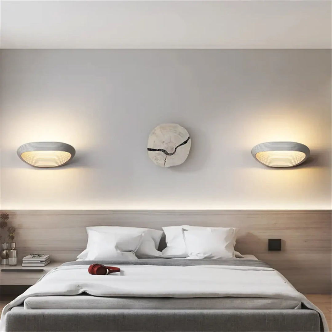 Applique murale scandinave laminée en métal au style épuré