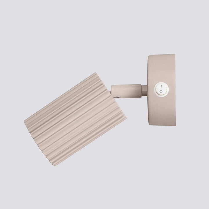 Applique murale karbon taupe avec interrupteur intégrée et design minimaliste avec ampoules gu10 interchangeables