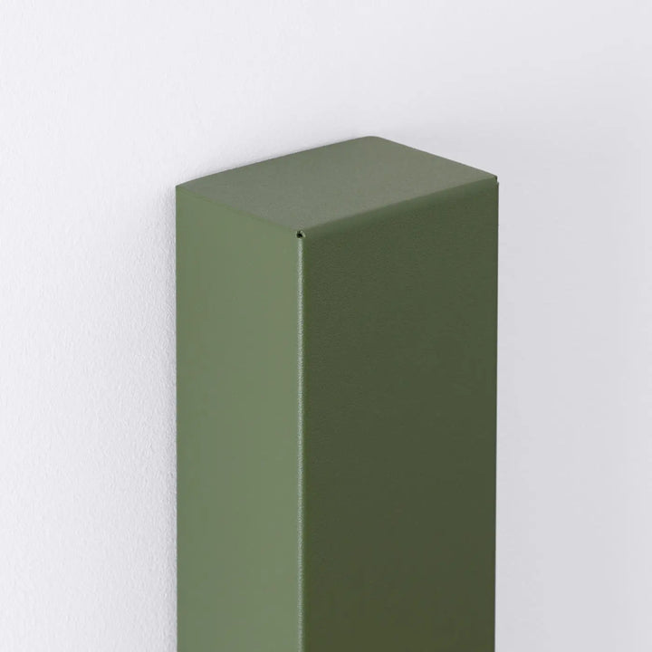 Applique murale freya 60 en métal rectangle vert olive de la collection freya compose dappliques murales minimalistes cinq coloris