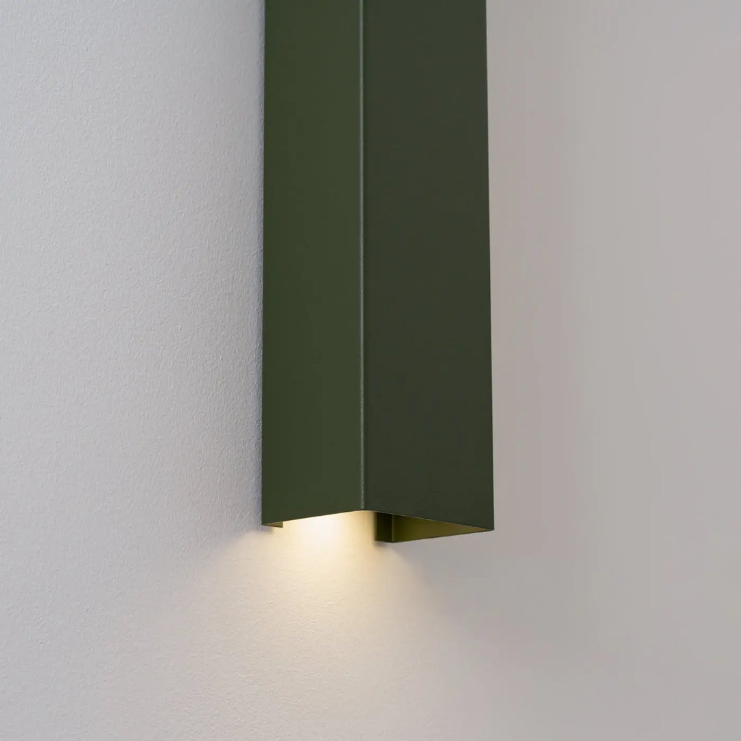 Applique murale olive vert freya 60 design minimaliste compose d’appliques murales minimalistes cinq coloris collection freya