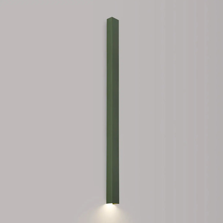 Applique murale freya 150 vert olive en finition mate avec lumière chaude, design minimaliste de la collection cinq coloris