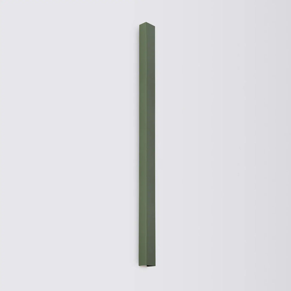 Applique murale freya 150 vert olive en finition mate minimaliste, compose d’appliques murales disponible en cinq coloris