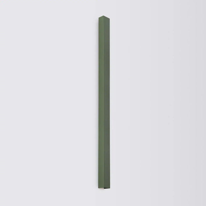 Applique murale freya 150 vert olive en finition mate minimaliste, compose d’appliques murales disponible en cinq coloris