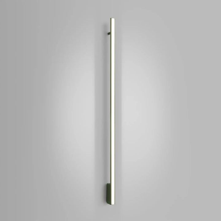 Applique murale lagom 150 vert olive avec barre métallique et diffuseur en verre dépoli, lumière chaude idéale plafonniers linéaires