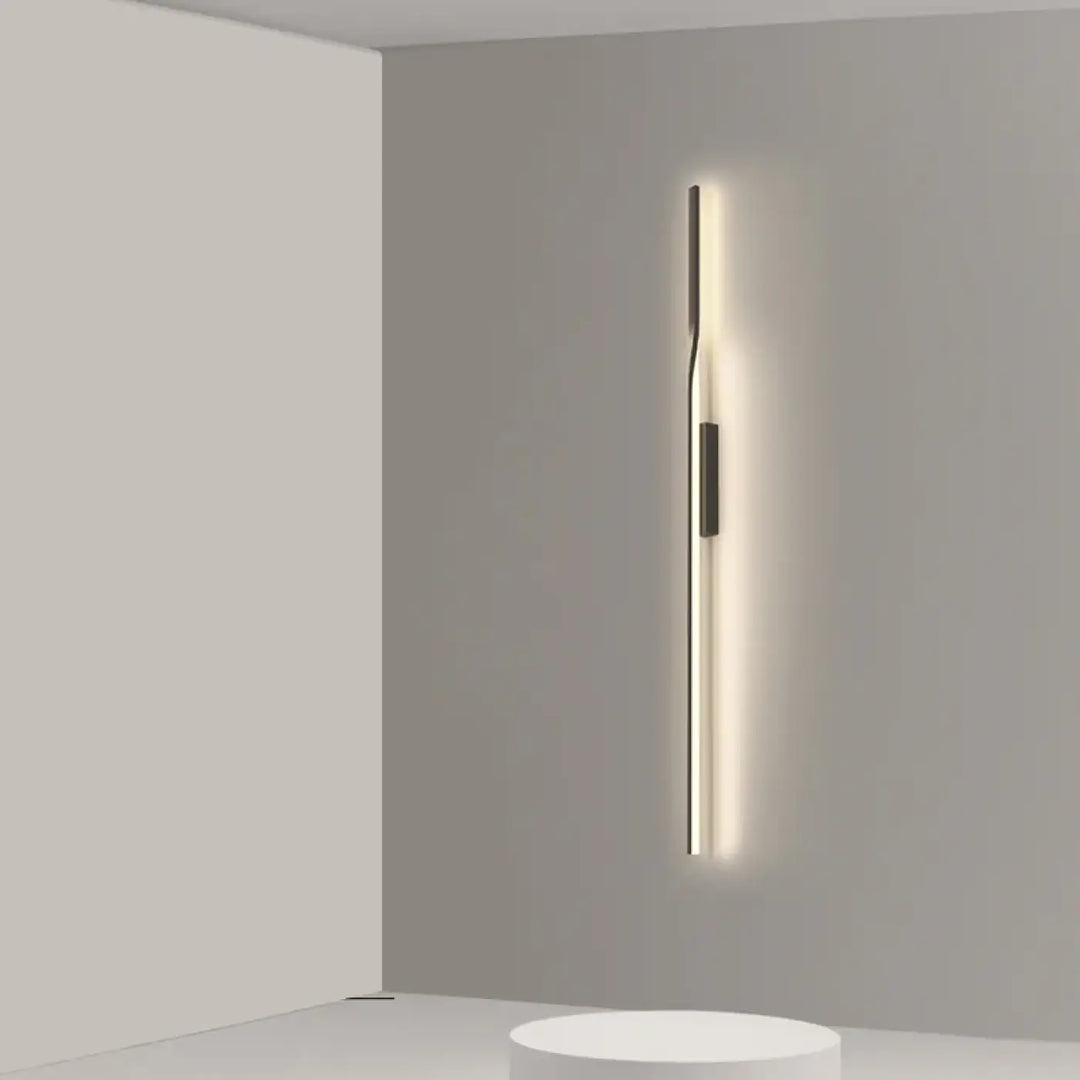 Applique murale verticale noire pour ambiance moderne