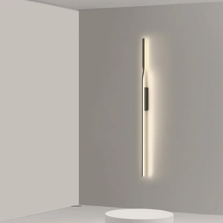 Applique murale verticale noire pour ambiance moderne