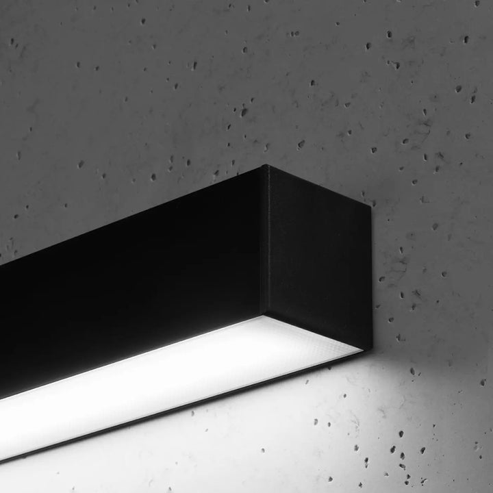 Applique murale pinne 200 noire avec bande lumineuse led blanche moderne pour différents paramètres déclairage et tailles
