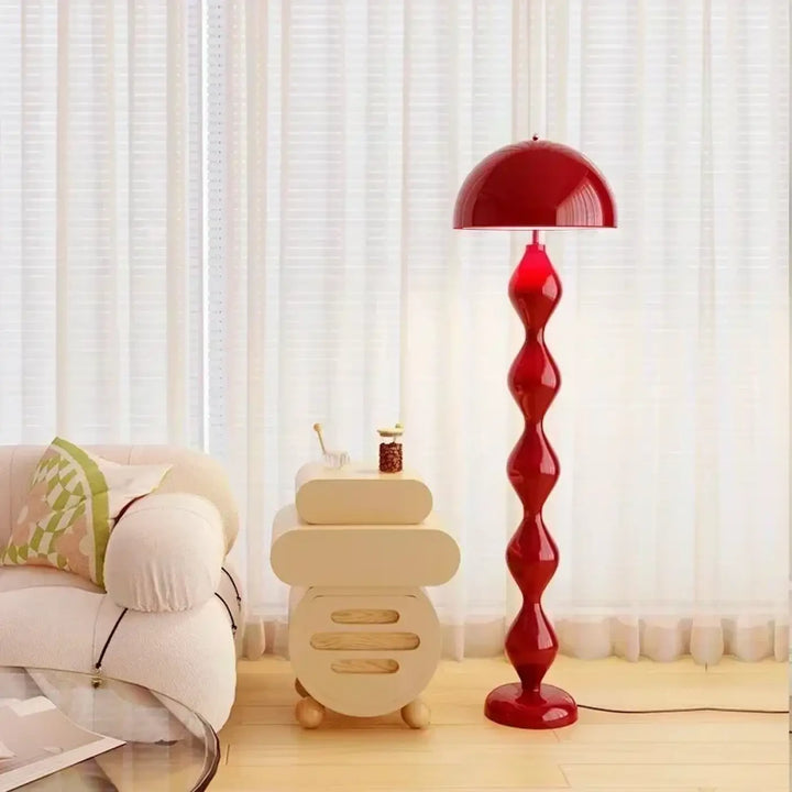 Lampadaire ariha en fer type avec base torsadée segmentée et abat-jour dôme rouge brillant