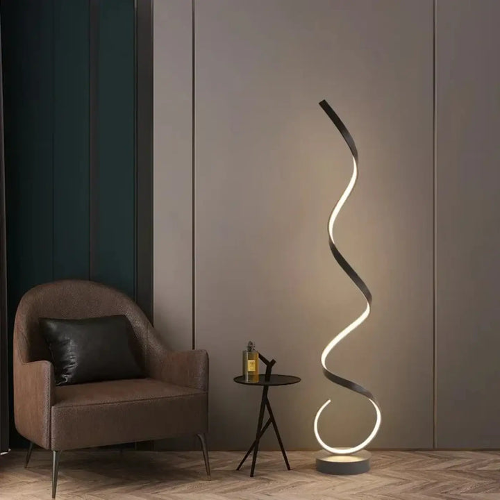 Lampadaire led design spiry noir et blanc avec structure ondulée fluide et éclairage led intégré