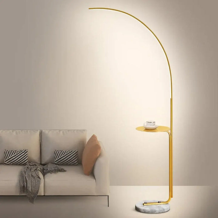 Lampadaire minimaliste en métal avec tablette au design épuré