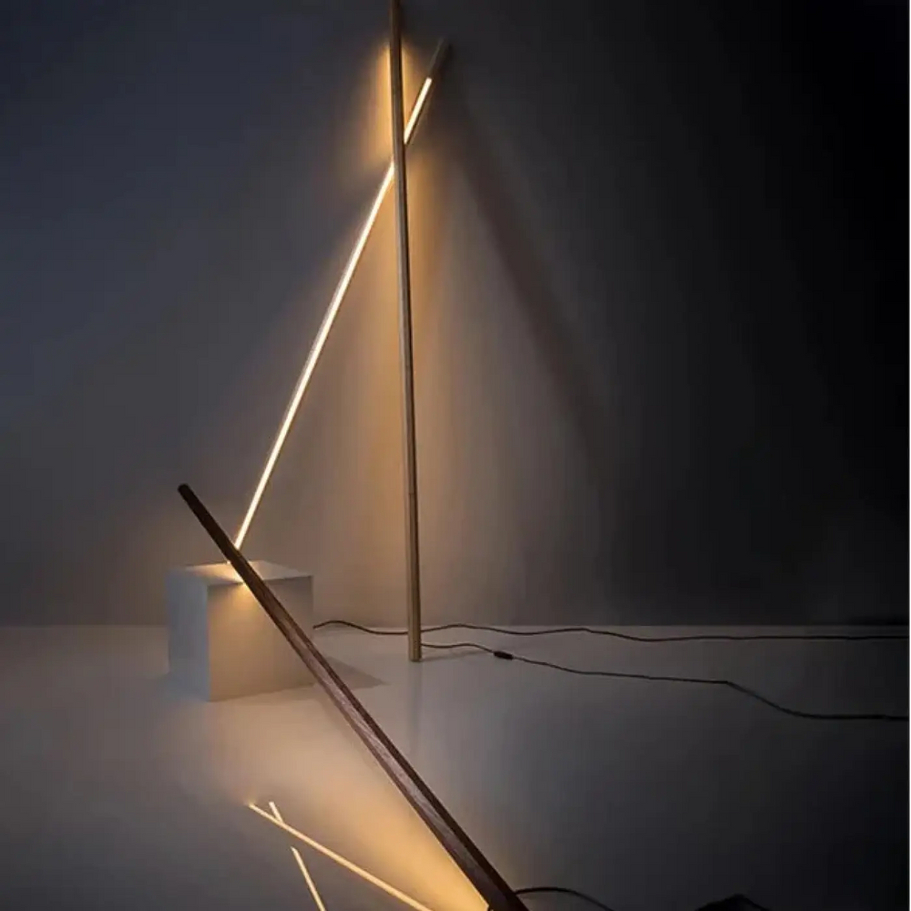 Lampadaire vertical en bois éclairage ambiant élégant