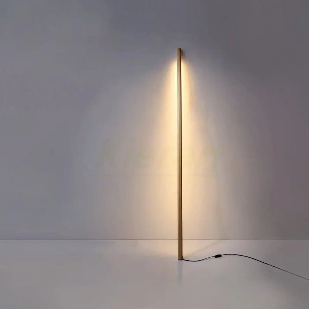 Lampadaire vertical en bois éclairage ambiant élégant