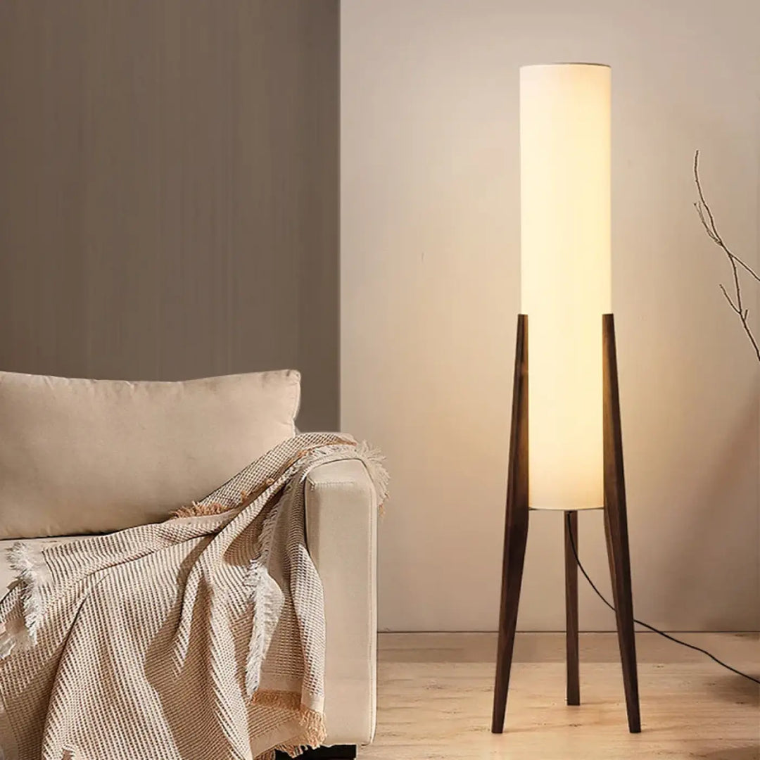 Lampadaire trépied en bois naturel style nordique modern
