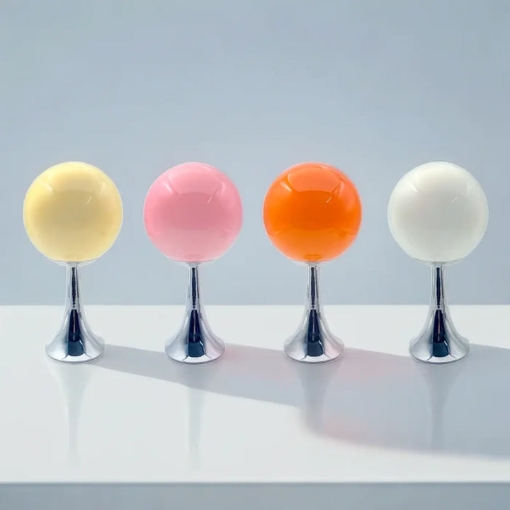 Lampe de chevet boule en verre blanc au style moderne