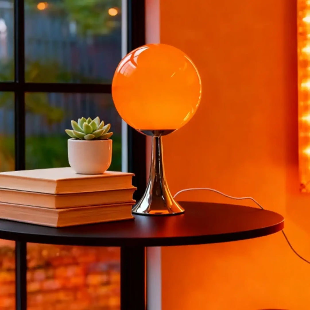 Lampe de chevet boule en verre blanc au style moderne