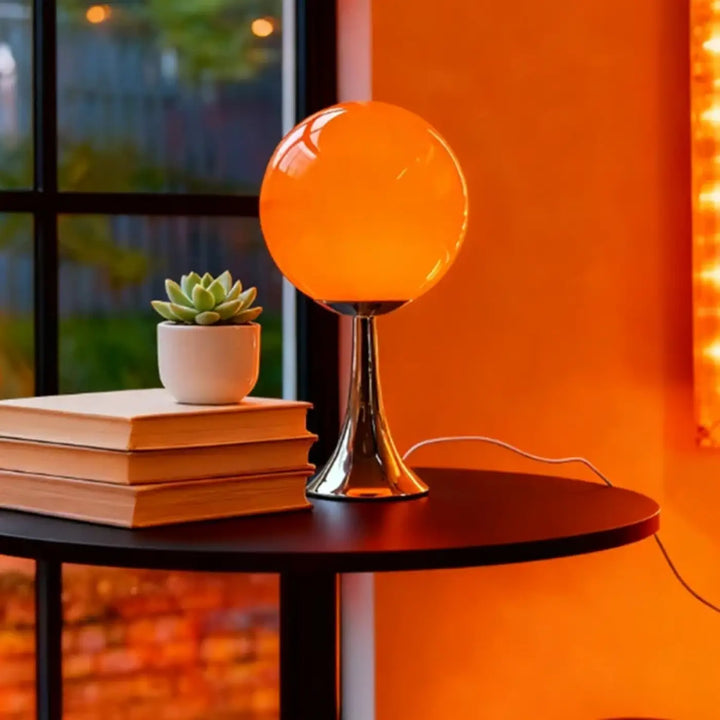 Lampe de chevet boule en verre blanc au style moderne