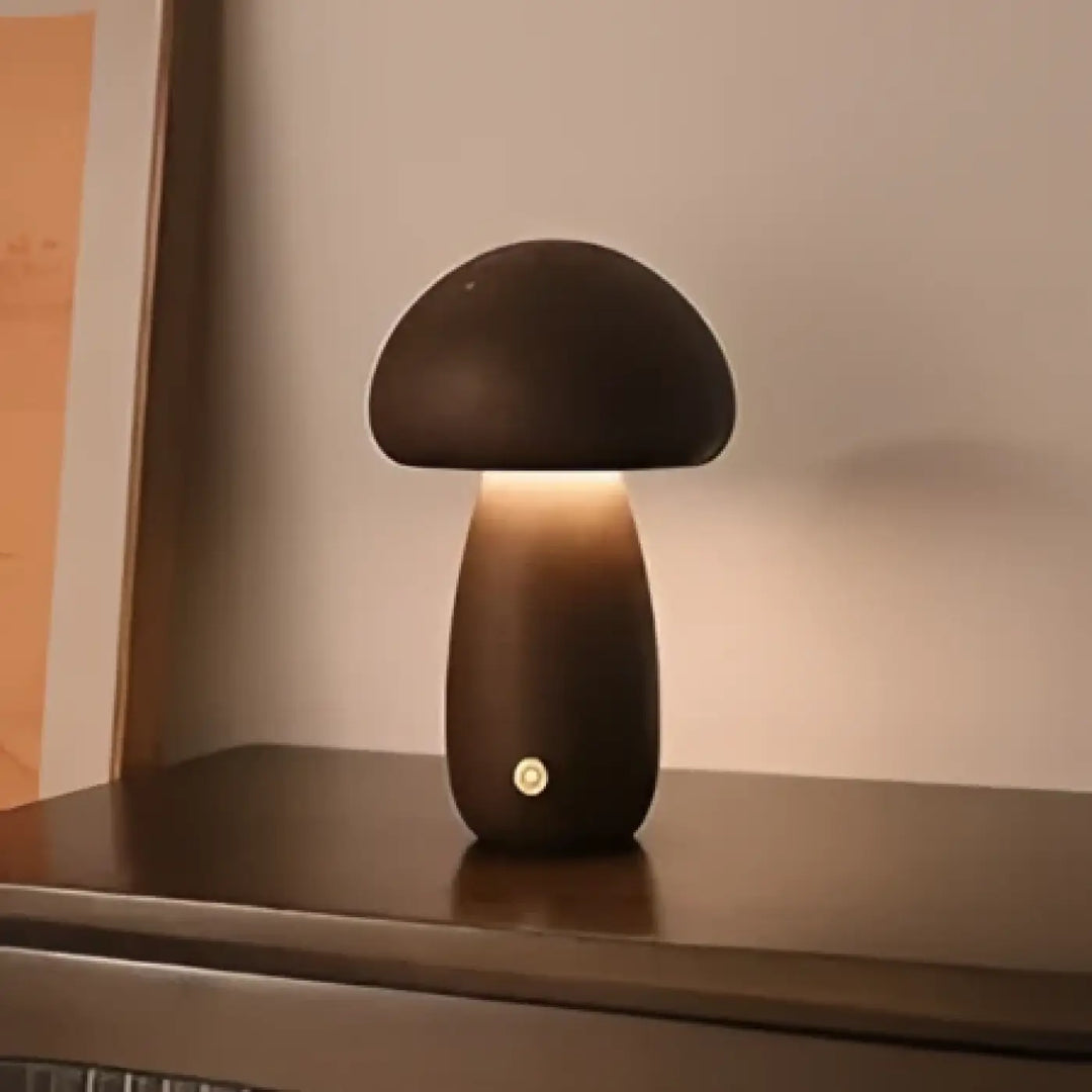 Lampe de chevet champou champignon élégante en bois foncé mat avec une lumière chaude à la base