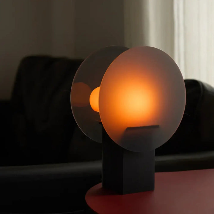 Lampe de chevet luminous avec lumière ambrée douce, sphères en verre dépoli et base noire moderne élégante