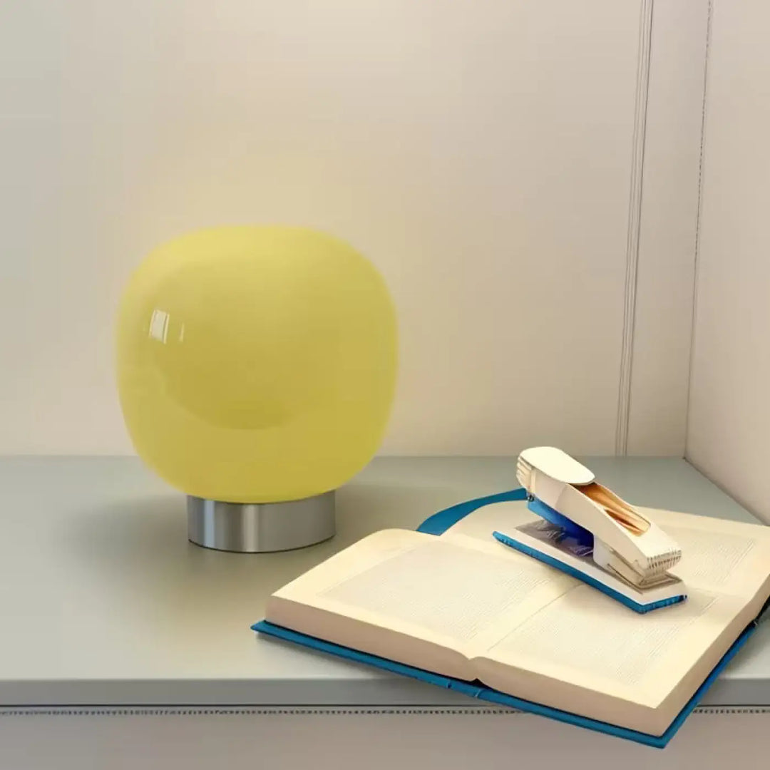 Lampe de chevet macaron chevet minimaliste sphérique jaune avec base métallique argentée pour décoration intérieure plus qu’un luminaire
