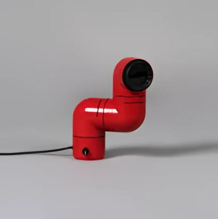 Lampe de chevet alana rouge style industriel avec abat-jour noir circulaire et articulations métalliques pour décoration intérieure chevet rétro futuriste plus qu’un élément