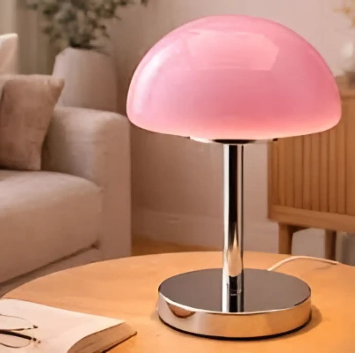 Lampe de chevet vitra style nordique avec dôme translucide rose et base chrome élégante plus qu un luminaire