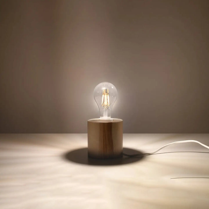 Lampe a poser salgado bois avec ampoule edison ton chaud sur socle cylindrique bois minimaliste pour bureau salgado sentez mieux
