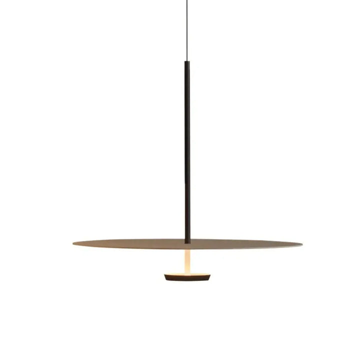 Suspension luminaire articire avec lumière suspendue noire minimaliste et abat-jour circulaire diffusant une lumière ambiante chaude