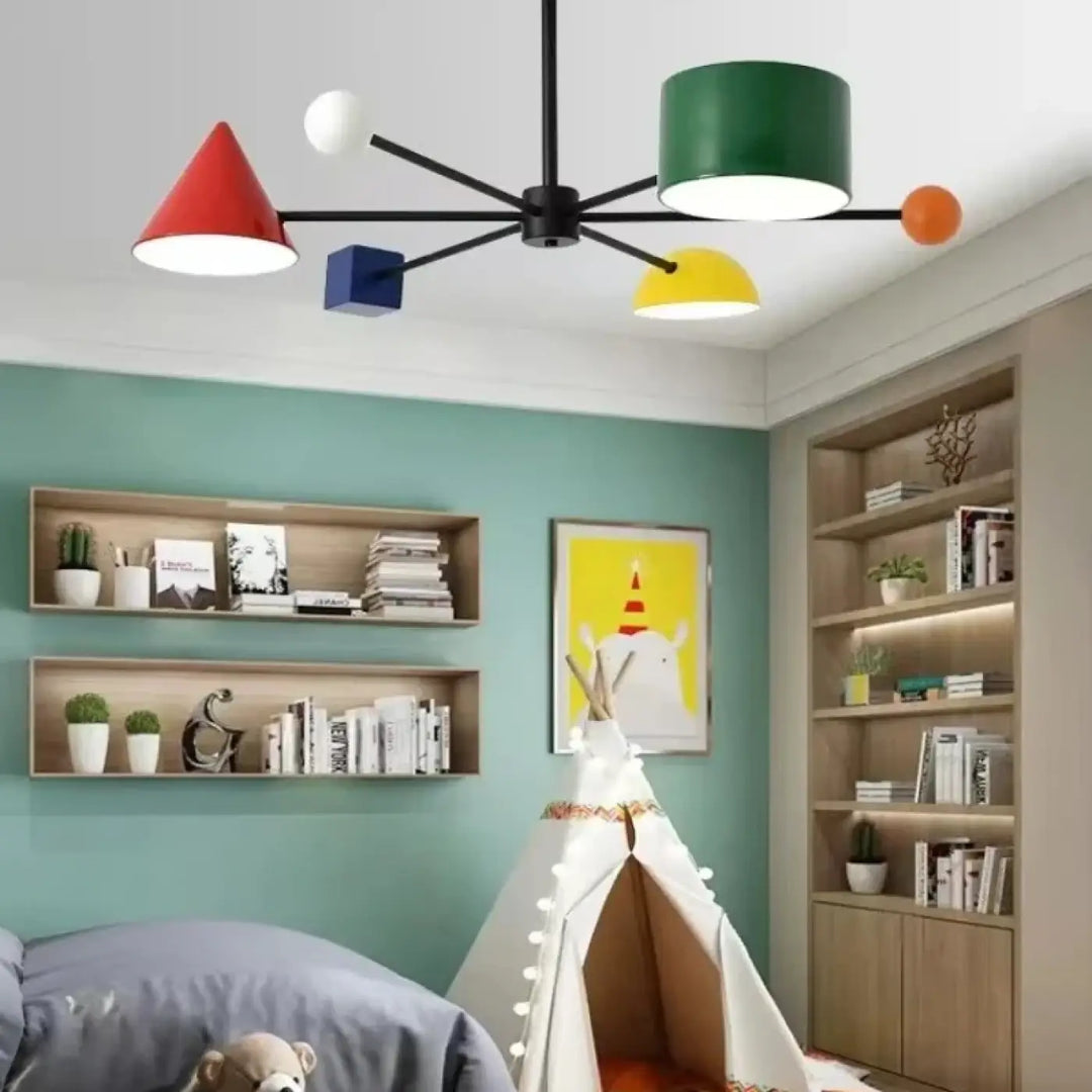 Suspension luminaire contri moderne avec hub noir central et six bras aux abat-jours géométriques colorés