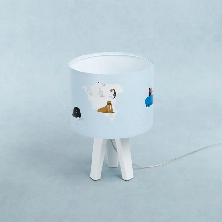 Lampe de table sweet dreams bleu clair avec lumière douce et motif marron enfant aux sur pieds bois blancs