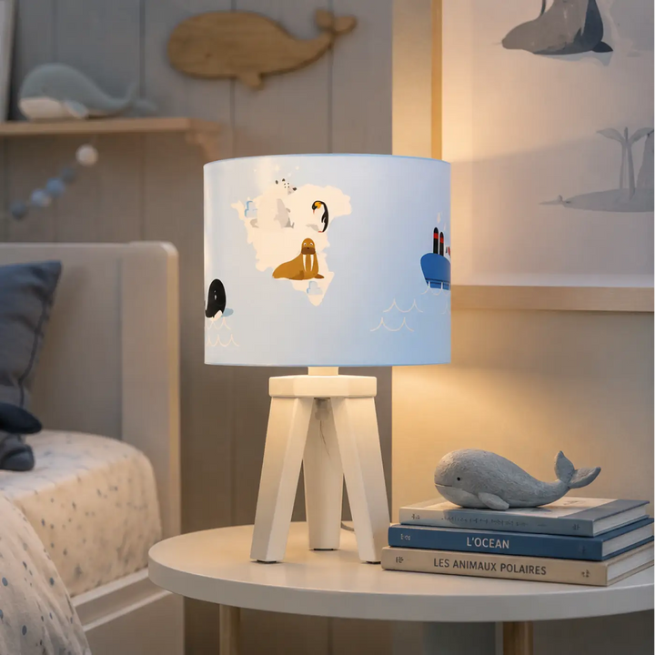 Lampe de table sweet dreams bleu clair avec lumière douce et design arctique marron enfant aux sur pied blanc