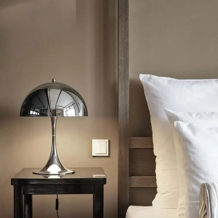 Lampe de table chrome élégant style contemporain design chic