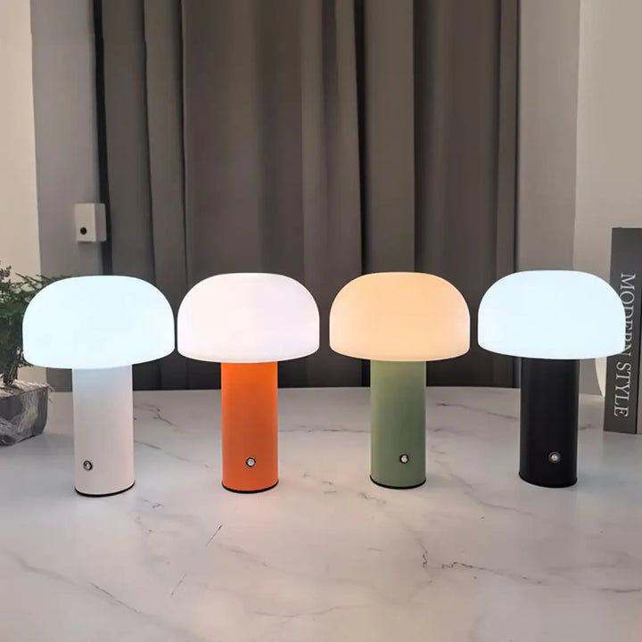 Lampe de table mushia design champignon avec abat-jours en verre dépoli blanc orange vert sauge et noir pour éclairage doux